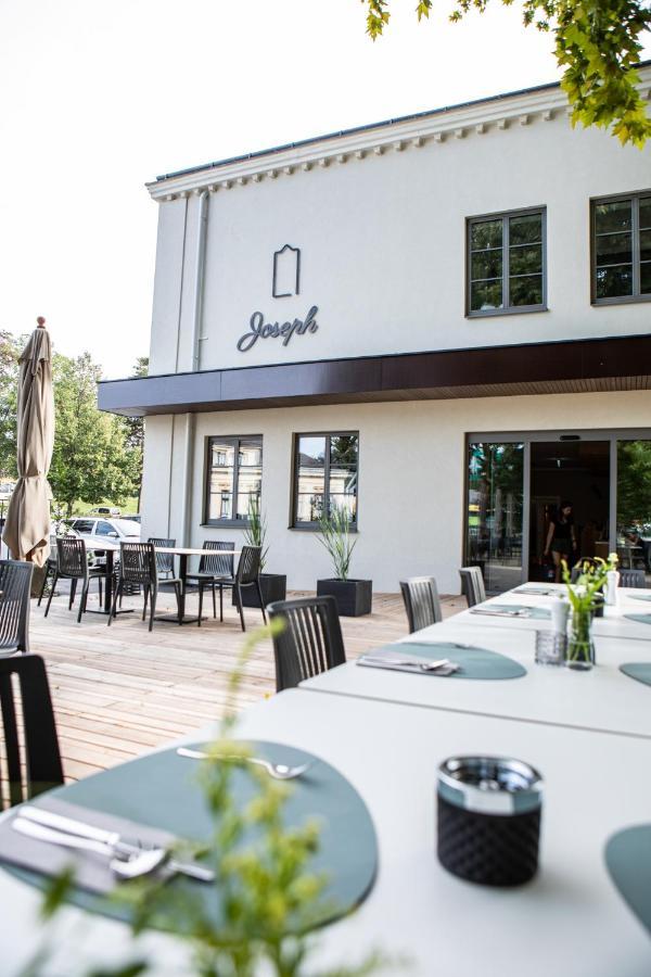 Hotel Restaurant Joseph Bruckneudorf Exterior photo